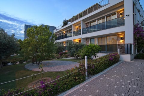 Property building, Garden