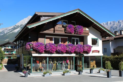 Property building, Day