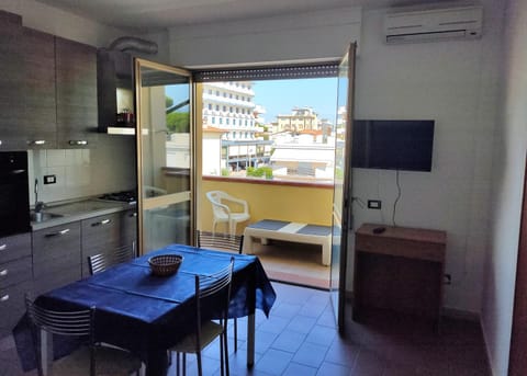 View (from property/room), City view, Street view, Quiet street view