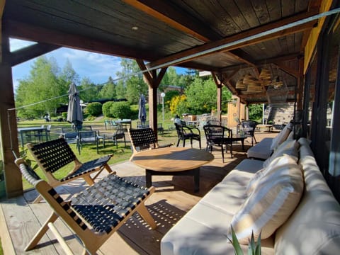 Property building, Restaurant/places to eat