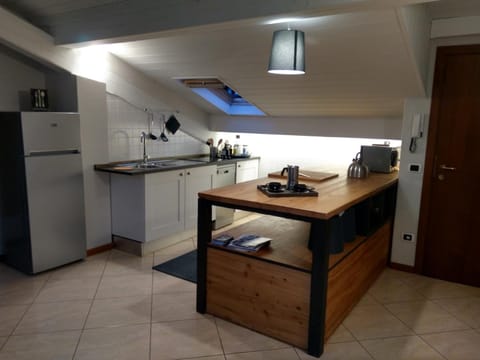 Night, Coffee/tea facilities, Kitchen or kitchenette, On site