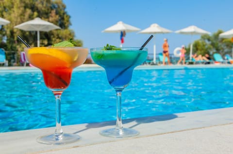 Swimming pool, Drinks
