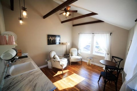 Hillside Colorado Cottages Chalet in Colorado