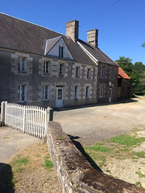 les roulottes de l'airou Luxury tent in Brittany