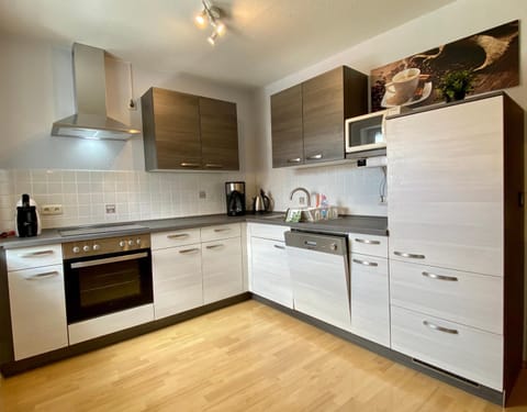 Kitchen or kitchenette, Photo of the whole room, Decorative detail