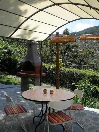 Casa Gialla House in Liguria