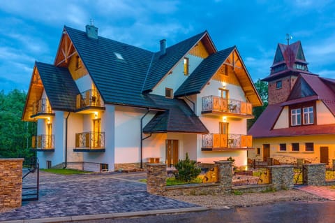 Property building, Activities, Time of day
