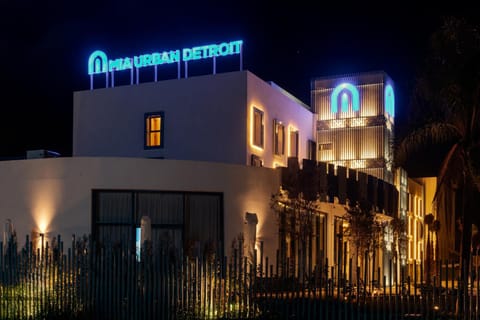 Facade/entrance