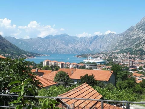 Neighbourhood, City view, Mountain view, Sea view