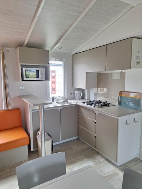 Camping L'oiseau Blanc Campground/
RV Resort in Normandy