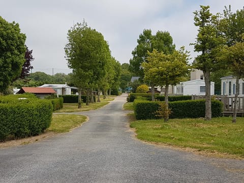 Camping L'oiseau Blanc Campground/
RV Resort in Normandy