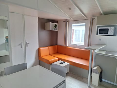 Camping L'oiseau Blanc Campground/
RV Resort in Normandy