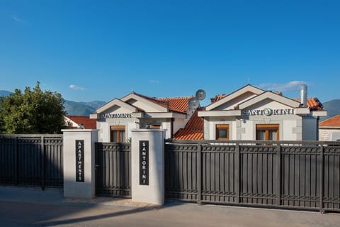 Property building, Nearby landmark, Neighbourhood