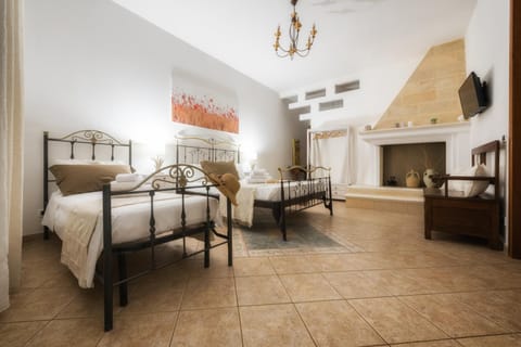 Spring, Night, Winter, Summer, Photo of the whole room, Decorative detail, Autumn, On site, Street view, Sunset, group of guests, Family