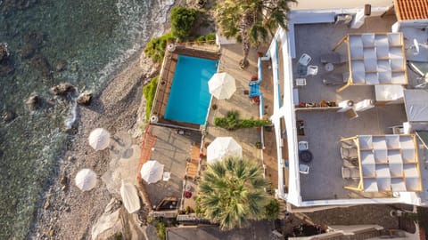 Patio, Pool view, Swimming pool