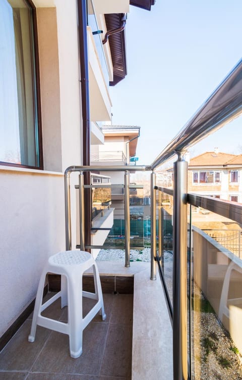 Patio, Day, View (from property/room), Balcony/Terrace, Seating area