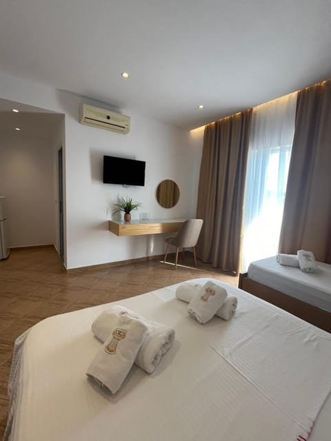 Villa-Leandro Hotel in Ksamil