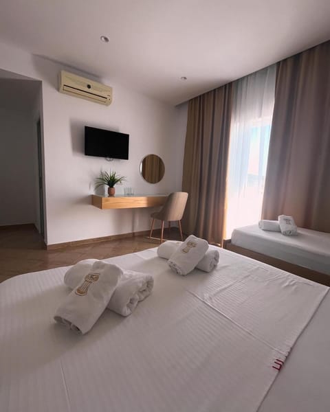 Villa-Leandro Hotel in Ksamil