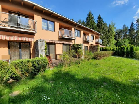 Property building, Summer, Garden, Balcony/Terrace