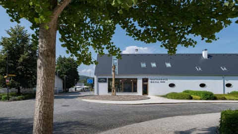 Property building, Facade/entrance