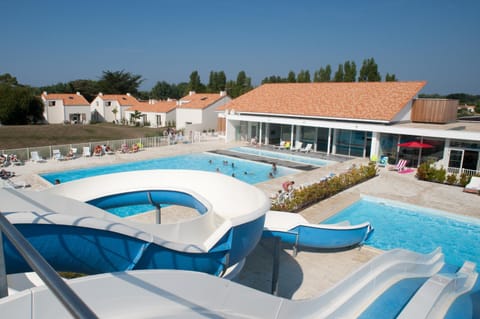 Aqua park, Swimming pool