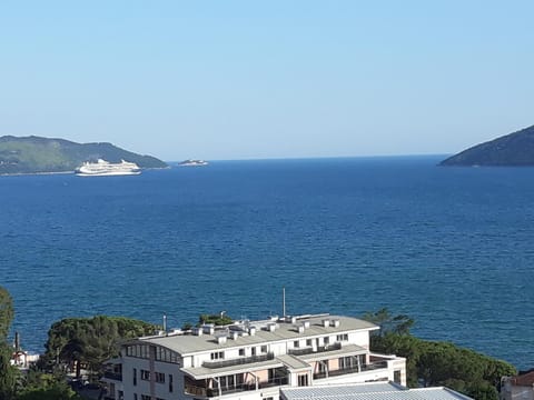 Day, Natural landscape, City view, Sea view