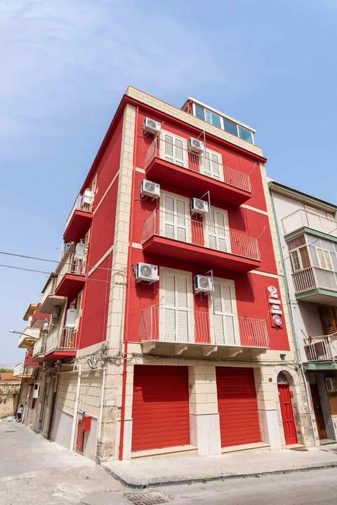 Property building, Day, Neighbourhood, Street view