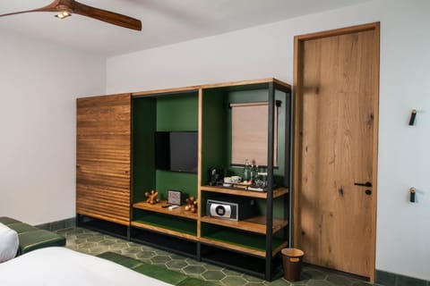 TV and multimedia, Coffee/tea facilities