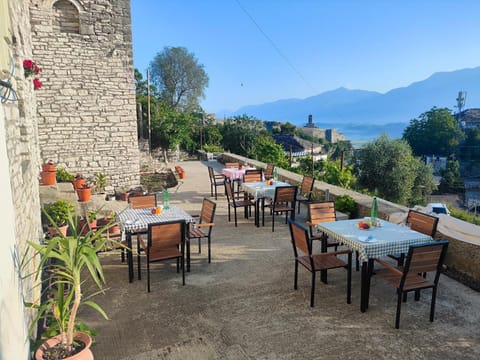 Property building, Patio, Nearby landmark, Restaurant/places to eat, Spring, Day, Natural landscape, View (from property/room), Balcony/Terrace, Dining area, Landmark view, Mountain view, Area and facilities, Breakfast