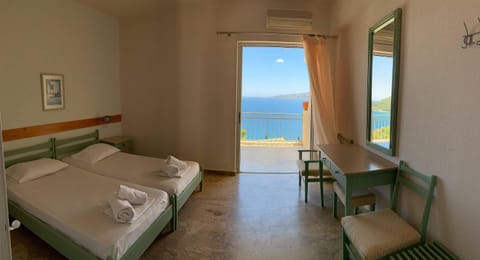 Bed, Photo of the whole room, Bedroom, Sea view, towels