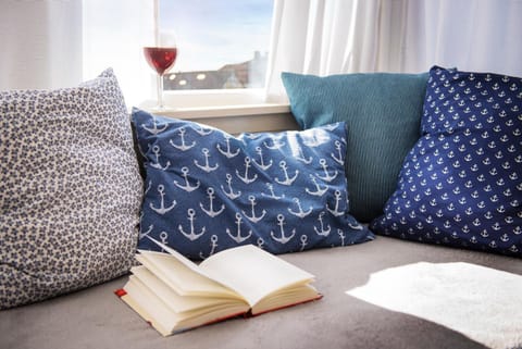 Bed, Photo of the whole room, Seating area, River view, River view