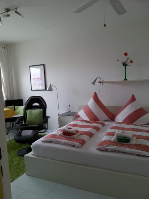 Living room, Photo of the whole room, Bedroom