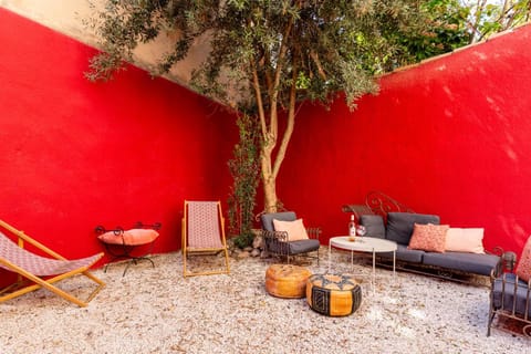 Patio, Spring, Day, Garden, Balcony/Terrace, Living room, Seating area, Garden view, sunbed