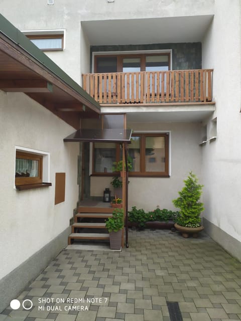 Property building, Facade/entrance