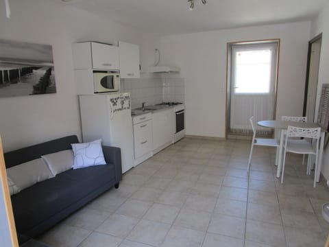 maisonnette avec jardin proche du Mont Saint Michel House in Brittany