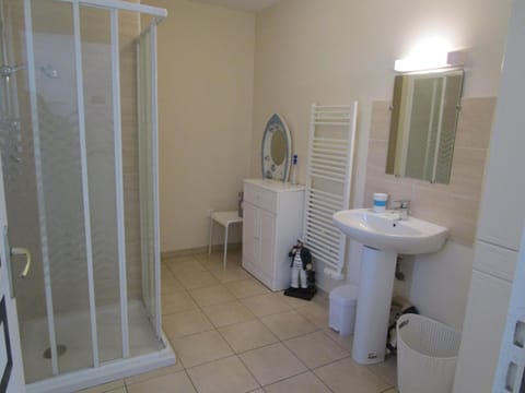 maisonnette avec jardin proche du Mont Saint Michel House in Brittany