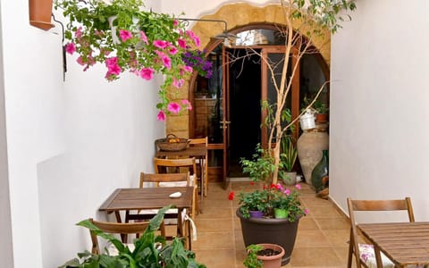 Patio, Balcony/Terrace