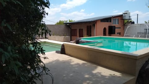 Property building, Garden, Swimming pool, Swimming pool