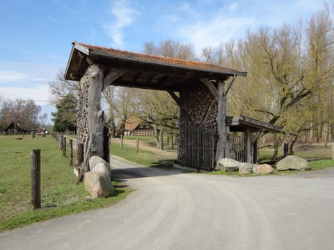 Facade/entrance