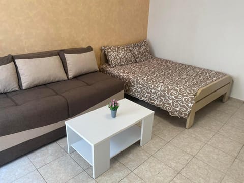 Apartmani Marojević, Bar Apartment in Montenegro