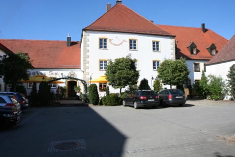 Property building, Day