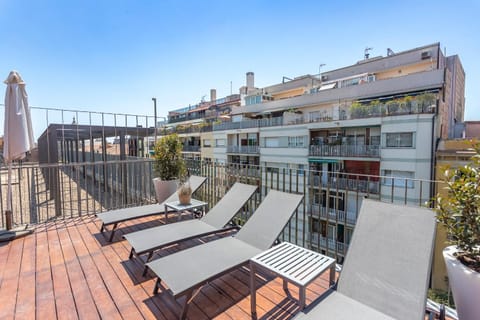 Property building, Balcony/Terrace, sunbed