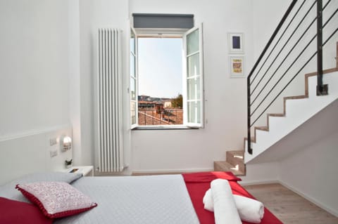 Photo of the whole room, Bedroom, City view