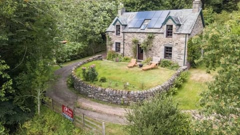 The Ferry House Cottage House in Scotland