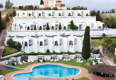 Property building, Pool view, Swimming pool