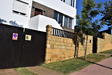 Property building, Street view