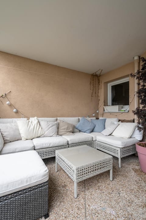 F3 Terrasse La défense Apartment in Puteaux