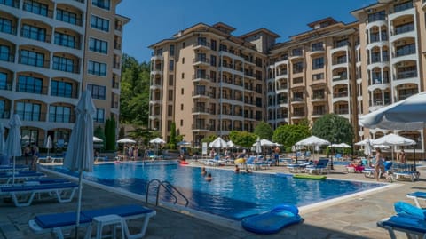 Property building, Patio, Area and facilities, Swimming pool