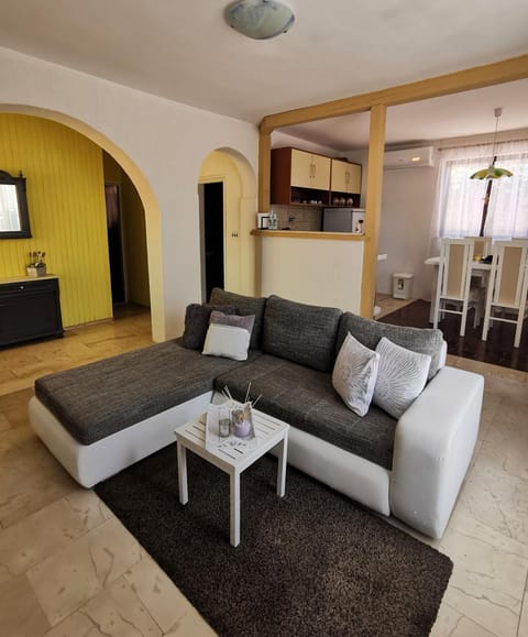 Apartments Lošotovi Vrboska Apartment in Vrboska