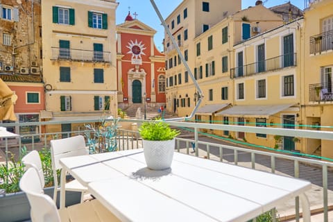 Neighbourhood, Balcony/Terrace, City view